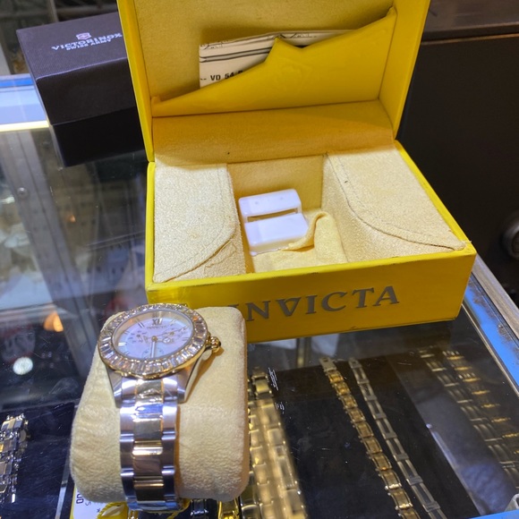 Watch - Picture 2 of 3